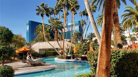 mgm grand las vegas pool